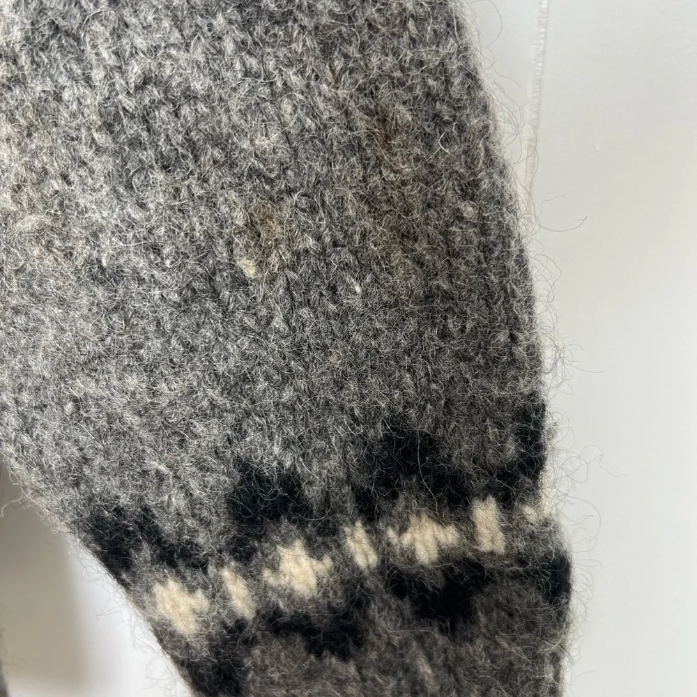 VINTAGE | Wool Sweater - Picture 8 of 8